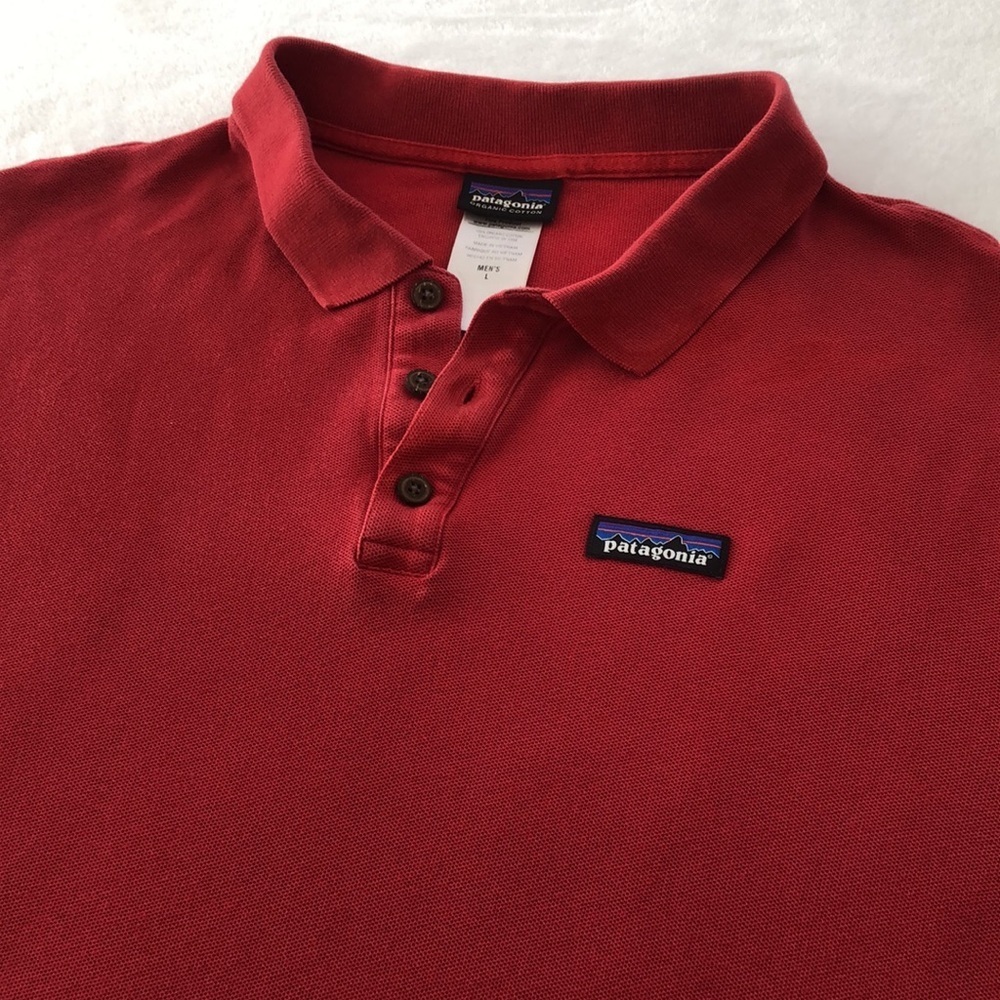 Patagonia Men's Essential Polo Shirt made with 100 % organic cotton. Red Size Lg
